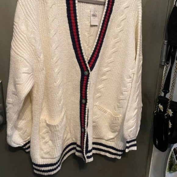 Retro Oversized Cable Knit Button-Up Cardigan - Picture 10 of 16